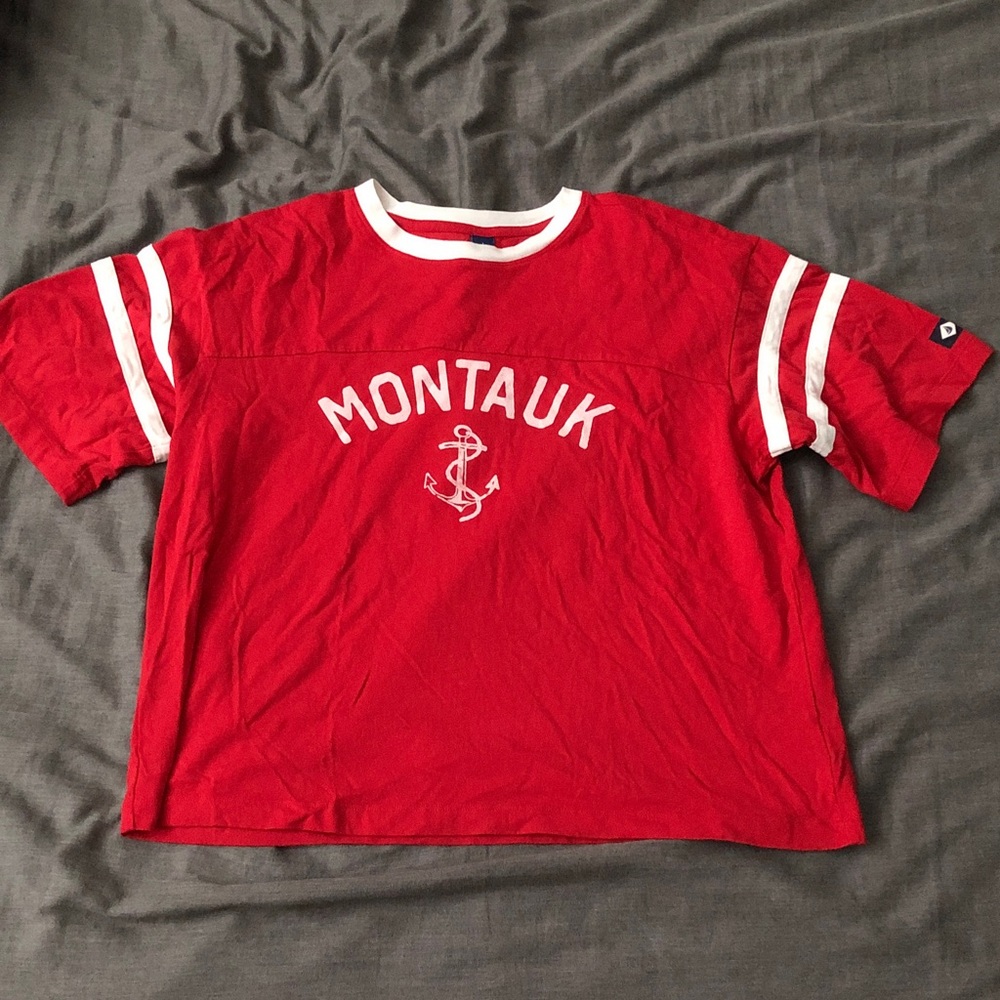 🥧 Old Navy 'Montauk' Graphic Tee with White Trim